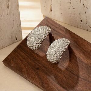 🩵 Stunning Silver Sparkling Swarovski teardrop earrings 🩵